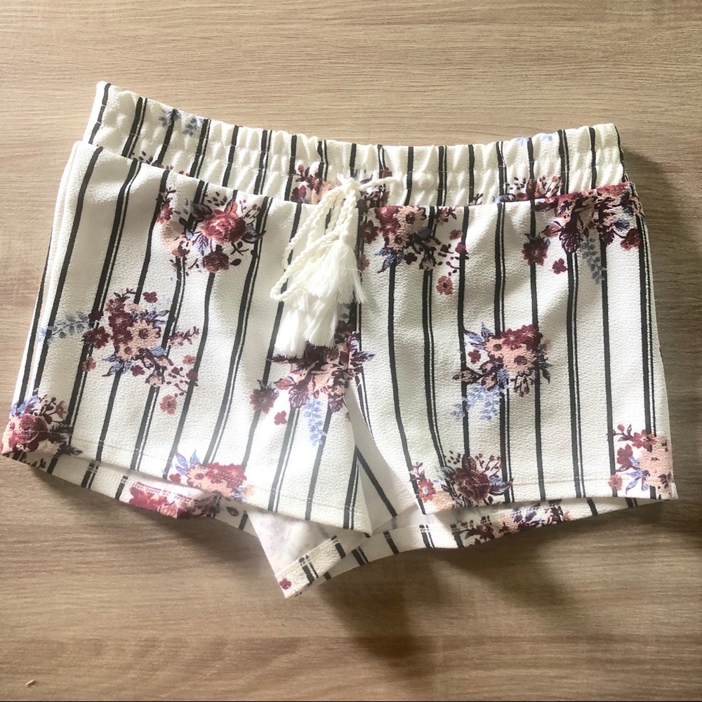 Floral Pattern Shorts White w/Stripes Stretchy!